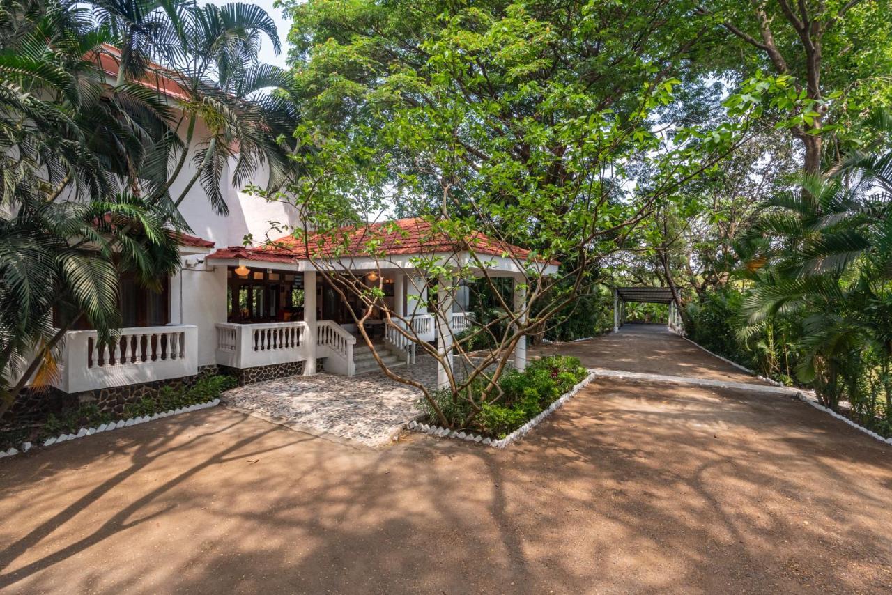 Saffronstays Chikoo Wadi- 3Bdr Pet-Friendly Villa With Pool In Boisar エクステリア 写真