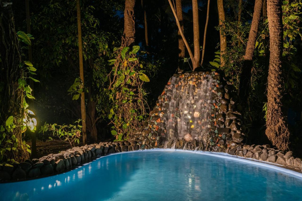 Saffronstays Chikoo Wadi- 3Bdr Pet-Friendly Villa With Pool In Boisar エクステリア 写真